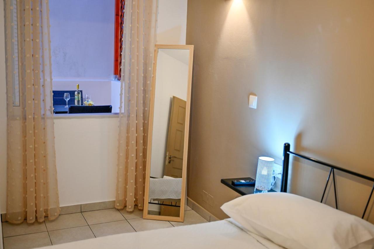 Artemis No.2 Apartment Kíssamos Eksteriør billede